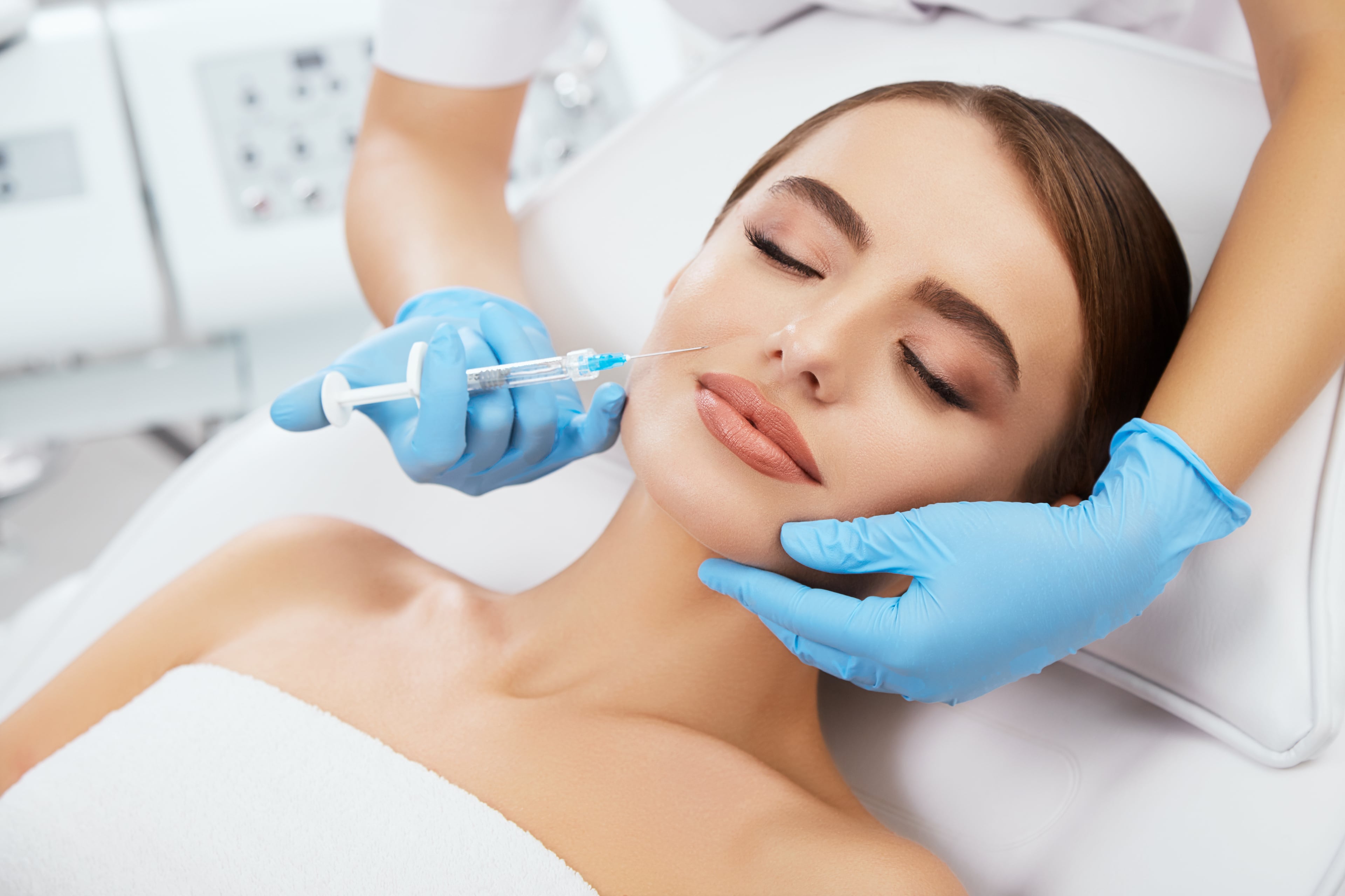 Beauty clinic. Озонотерапия подбородка. Озонотерапия в гинекологии. Плазмолифтинг картинки.